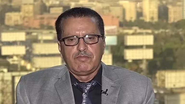 مستشار اليمن يحذر من تهديد باب المندب