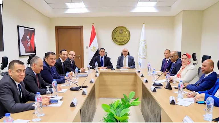 وزيرا التعليم والشباب يدرسان توسيع الأنشطة بالمدارس