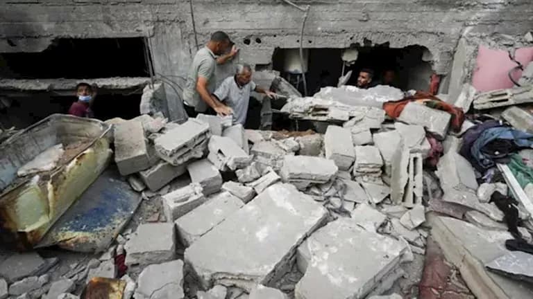 غزة: ارتفاع ضحايا انهيار المبنى إلى 11