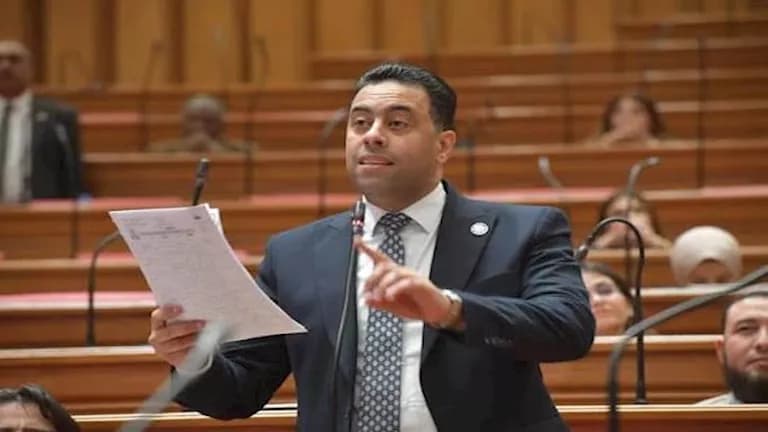 برلماني يوضح استبعاد 85 طالبًا من طب شرق بورسعيد