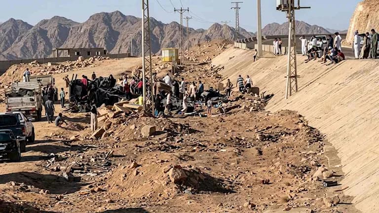إرسال 25 سيارة إسعاف للموقع