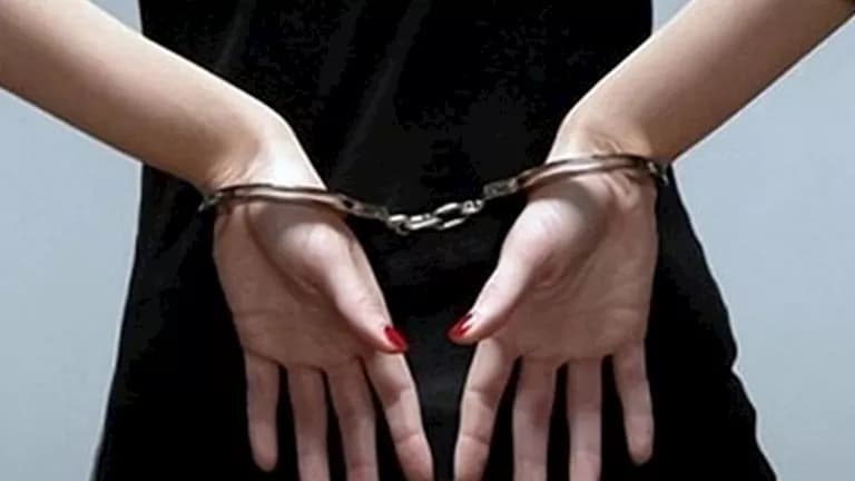 ضبط سيدة اعتدت على سائق سيارة نقل بالقاهرة