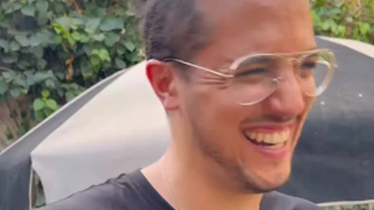 شاب إسباني يعثر على والده المغربي بعد 29 عاما