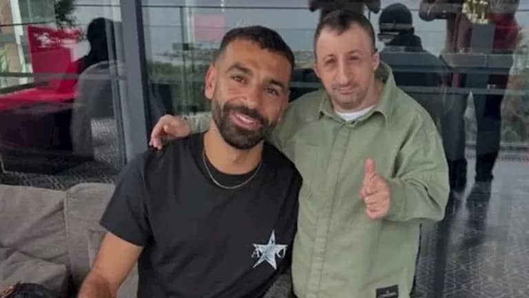 البلوجر كوكسال بابا يلتقي مع صلاح وينشر فيديو