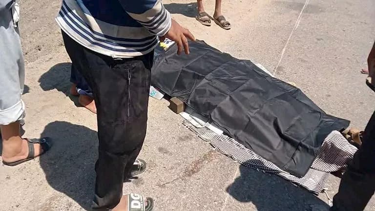 حادث على الطريق الساحلي يودي بحياة عامل ويصيب مرافقه