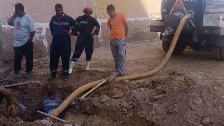 انقطاع مفاجئ في خط مياه بأسوان