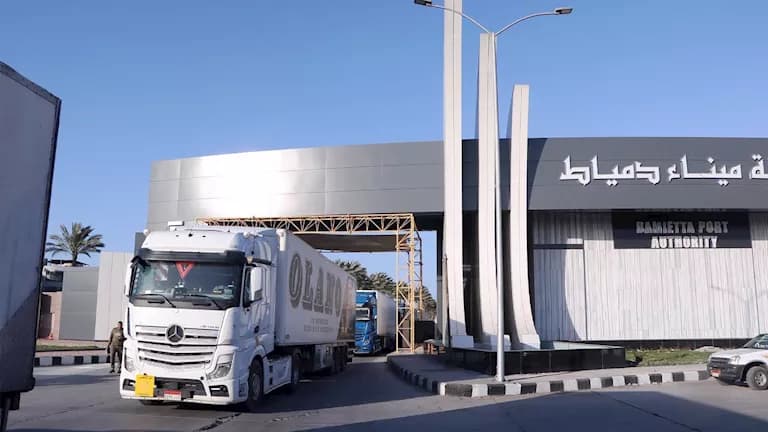 ارتقاء حركة ميناء دمياط خلال 24 ساعة