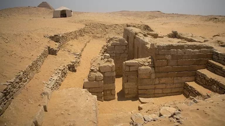 اكتشاف أثرى في سقارة لموظفي الدولة