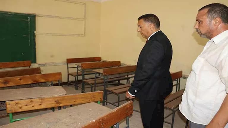 مناقشة حادة حول القمامة في مدرسة القليوبية