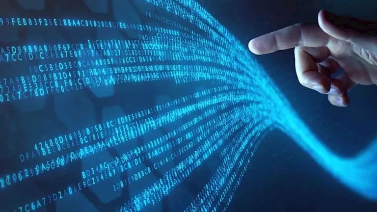 خبير أمني: تواصل الاجتماعي ساحة حروب حديثة