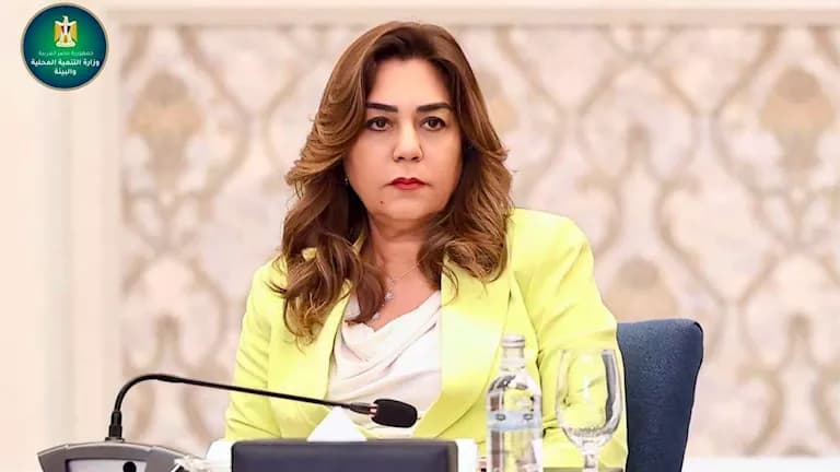 وزيرة التنمية تتابع إنجاز معاملات وتوجيه مسؤولين للنيابة