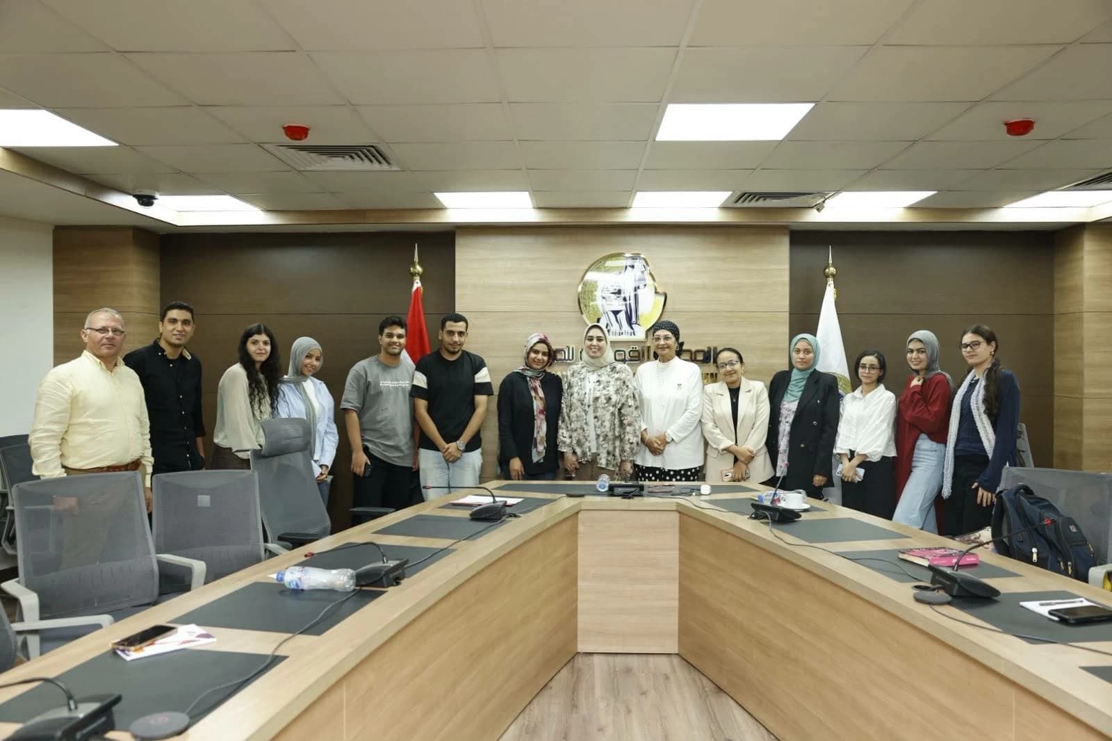 القومي للمرأة يوعي طلبة التدريب بأهمية مشاركة المرأة السياسية