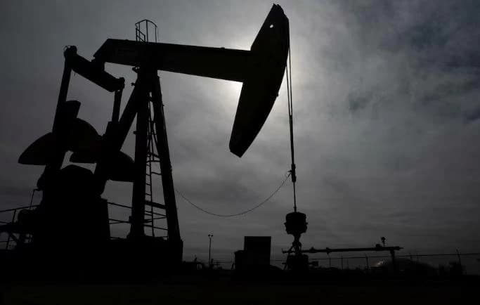 نفط يرتفع 2.5% ويتجاوز 90 سهم