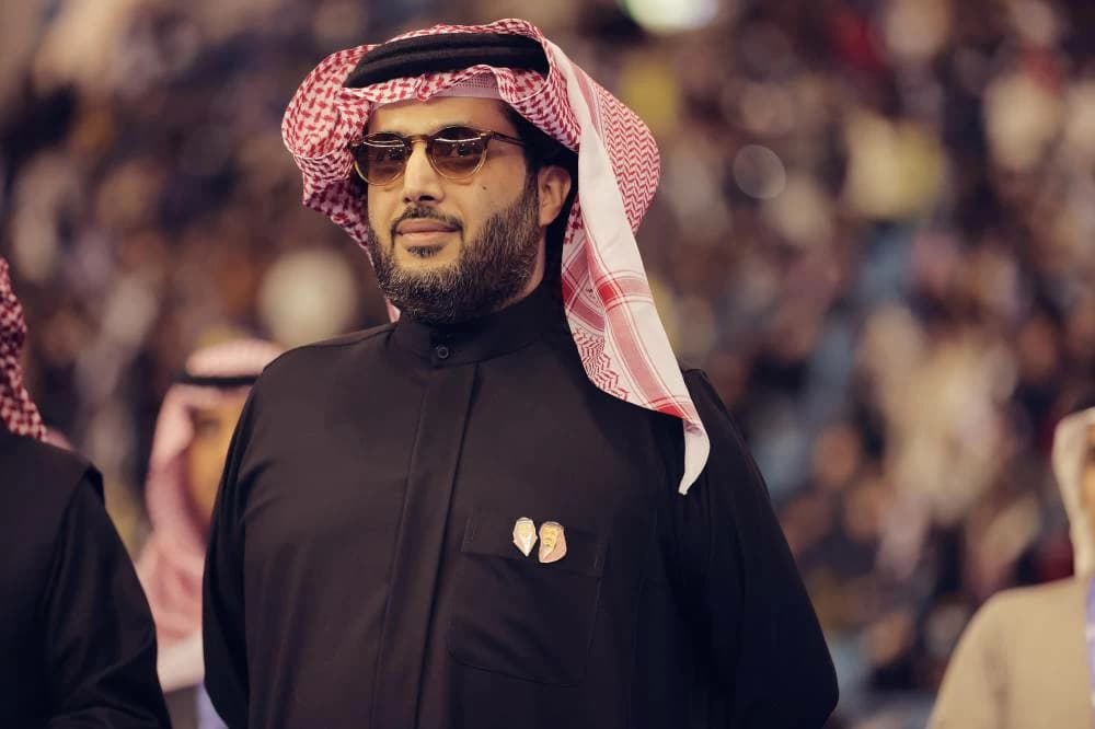 تركي آل الشيخ يمنح مكافأة مالية لمالك التذكرة الماسية