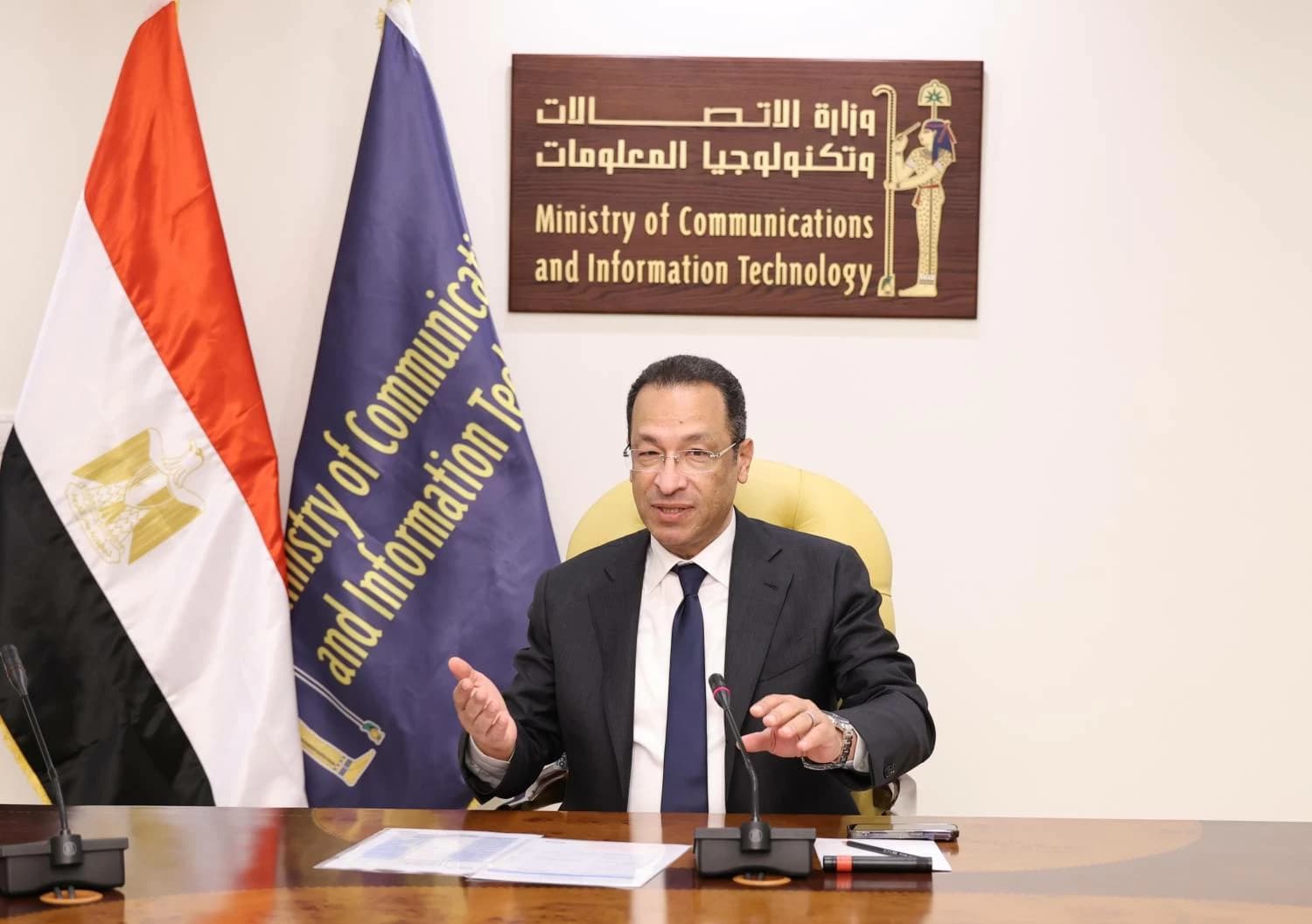 وزير الاتصالات يناقش مع شركة هيكا داتا ومحالف أمريكي إنشاء مركز بيانات متكامل