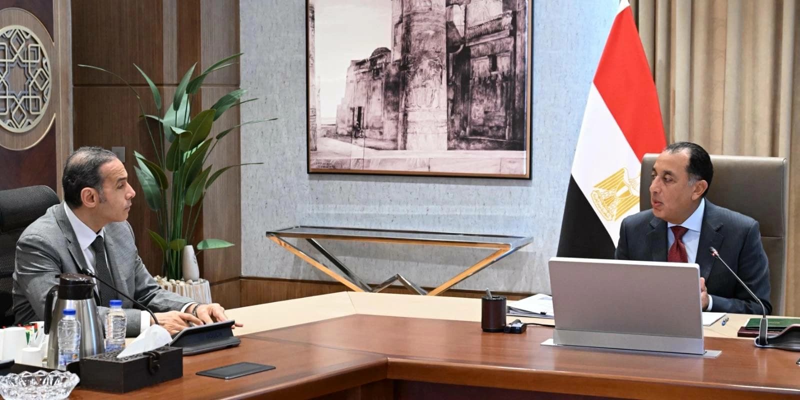 مدبولي يناقش مع رئيس الرقابة المالية مستجدات القطاع غير المصرفي