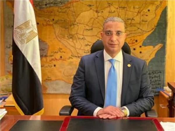 اجتماع لمراجعة إنجازات تقنين أراضي الدولة في الجيزة