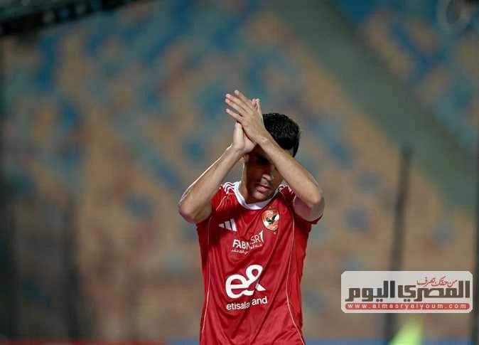نجم الزمالك السابق يفضل شيكوبانزا على أشرف بن شرقي
