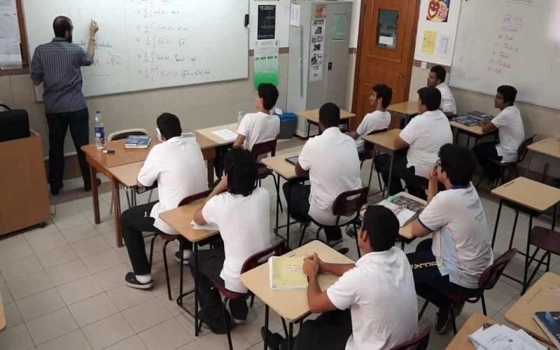 قرار الكويت يضر 7 آلاف معلم وموقف المصريين