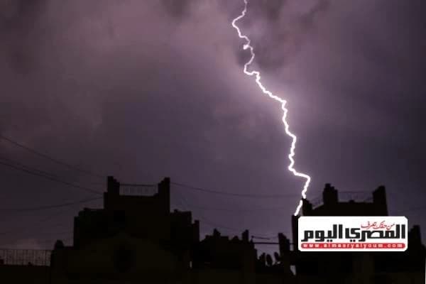 ختام فصل الصيف وتحذيرات من منخفض البحر الأحمر