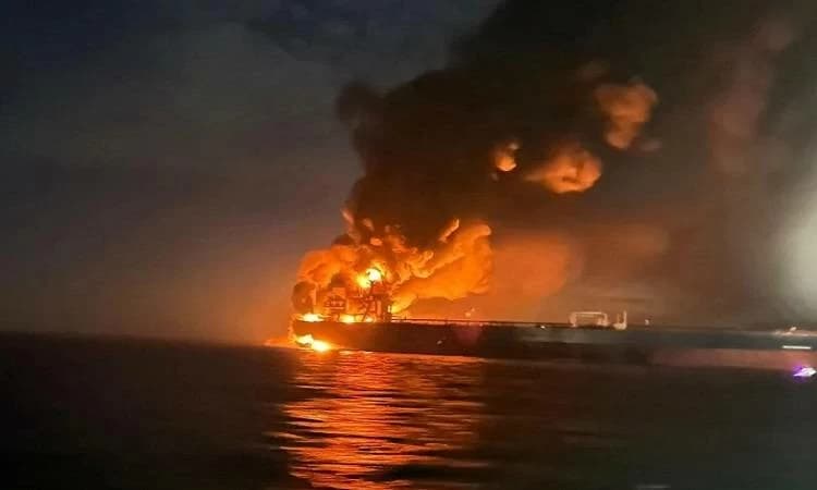الحرس الثوري يَعلن استهداف ناقلة في هرمز