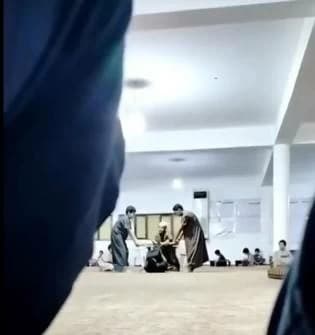 ليبيون يستنكرون اعتداء على طفل في مسجد