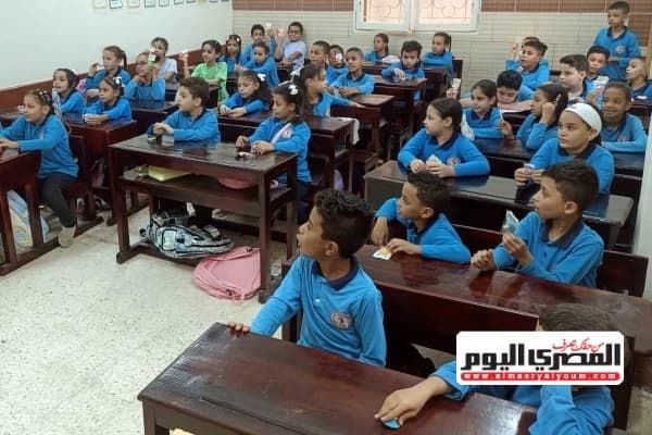 التعليم يتدخل بعد حادثة سقوط مروحة وإصابة طلاب في النزهة
