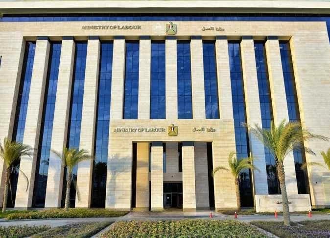 وزارة العمل توفر فرص عمل للشباب‏