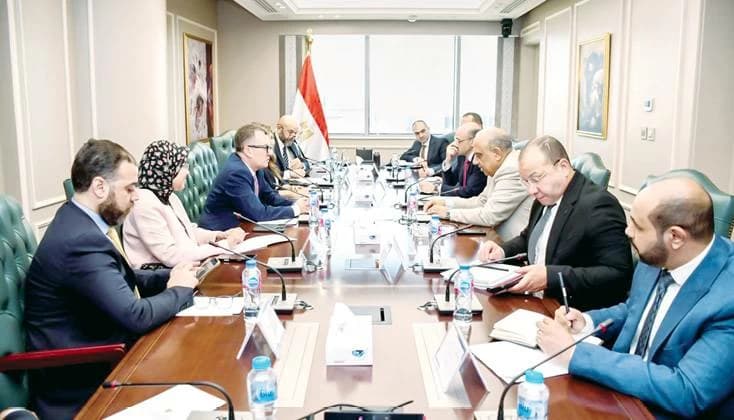 حكومة تتجه لإنشاء كيانات لاستخلاص الأملاح