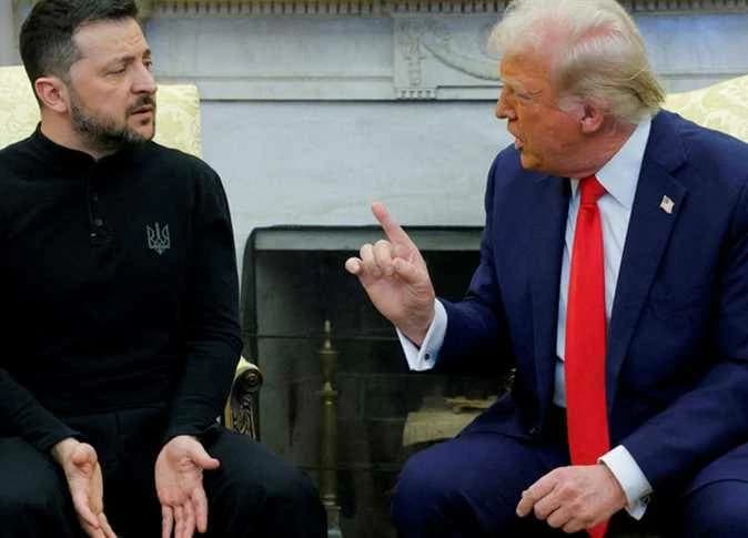 تصرف غريب بعد مصافحة الرئيس الأوكراني