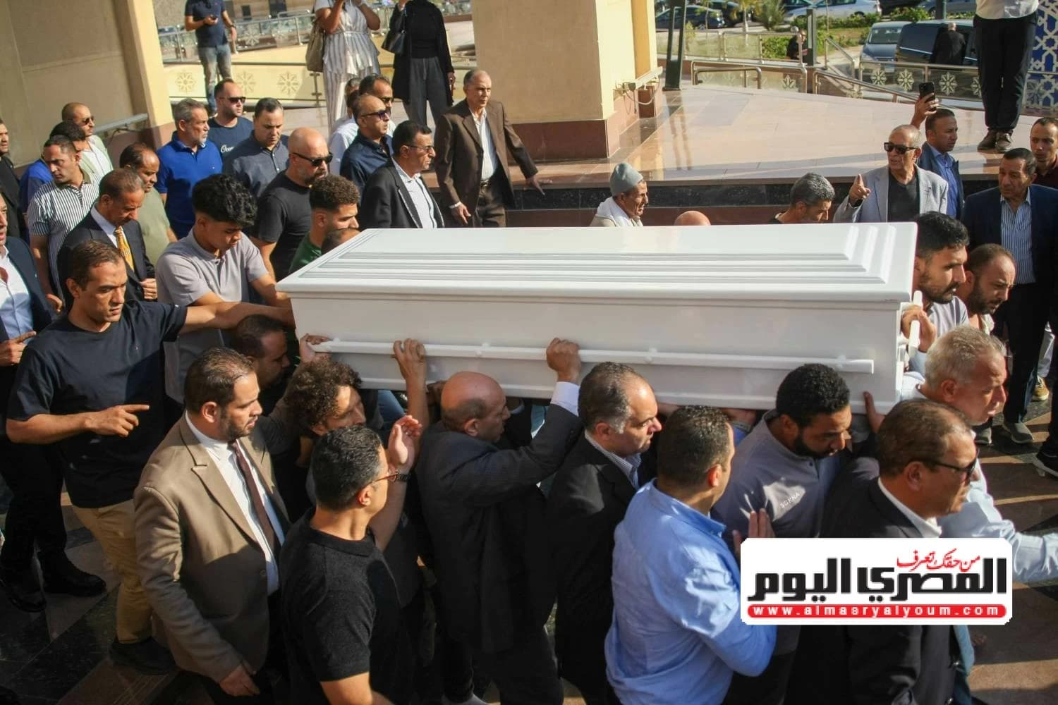10 لحظات في مراسم دفن أحمد الزند
