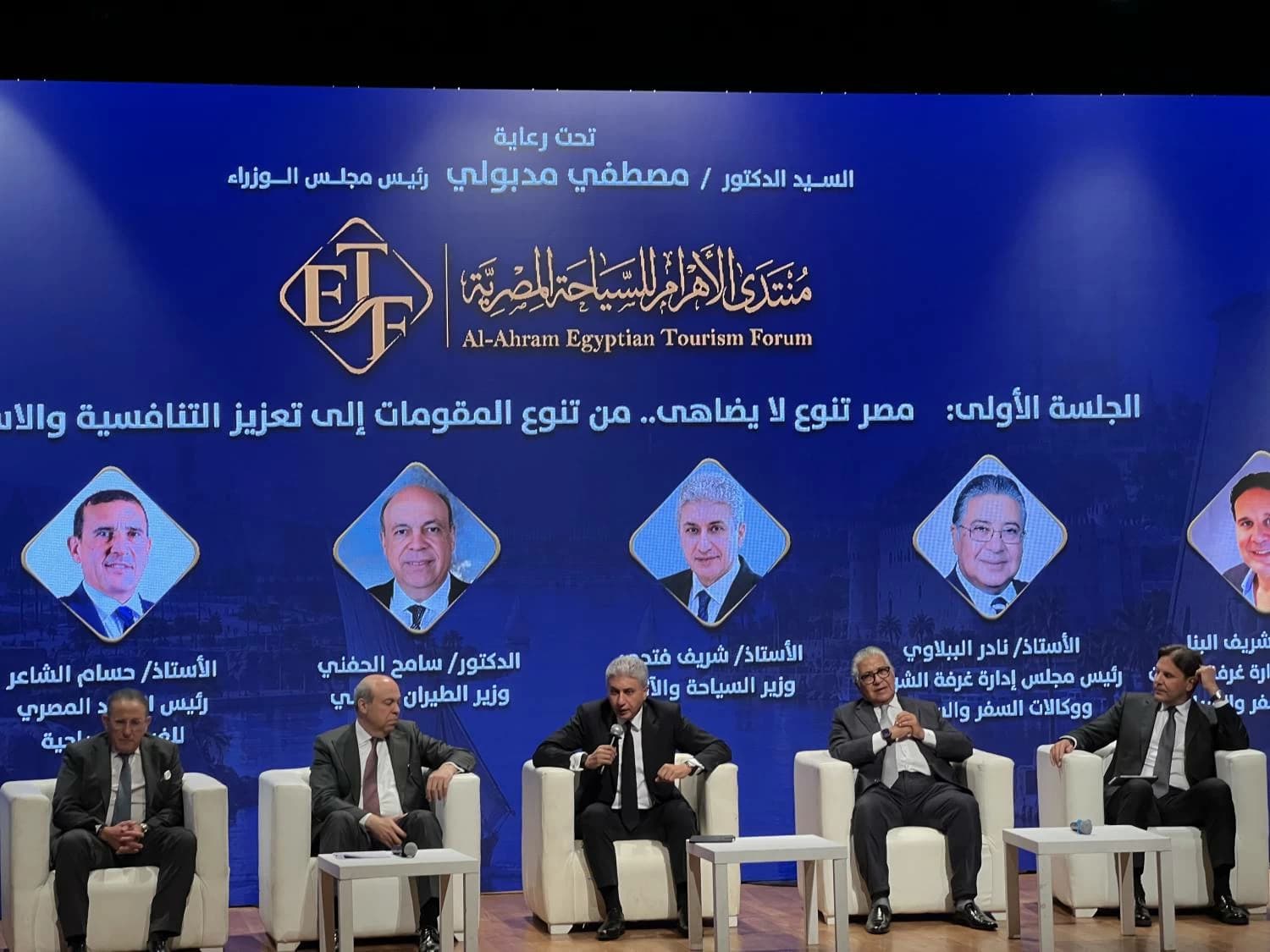 وزير الطيران يعلن خطوة جديدة لدخول مصر