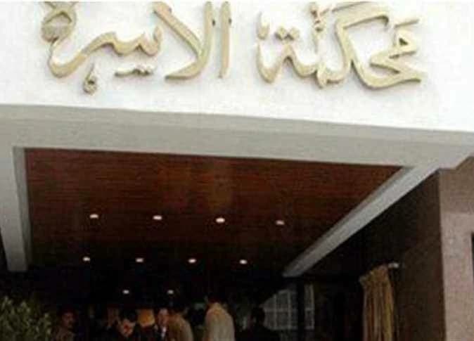 سيدة أمام محكمة الأسرة تروي تهديد الزوج