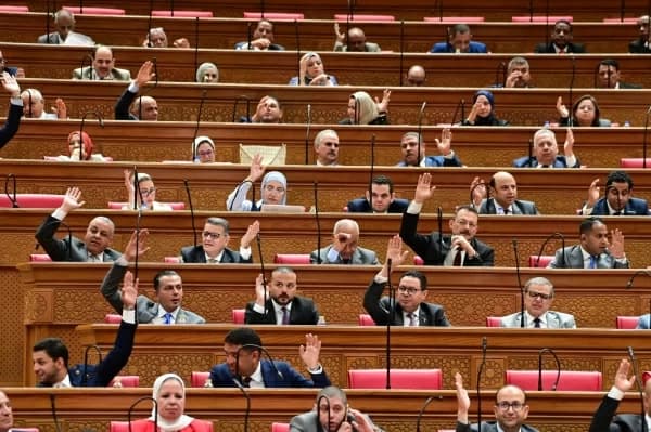 رئاسة الجامعة تعترض على مادة في قانونها