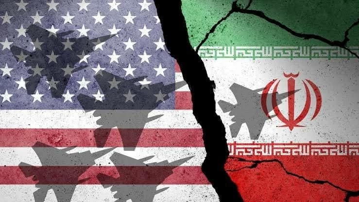 أمريكا ترحل عضوين من الوفد الإيراني