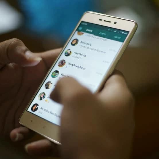 أربعة أبراج تتأخر في الرد على الرسائل