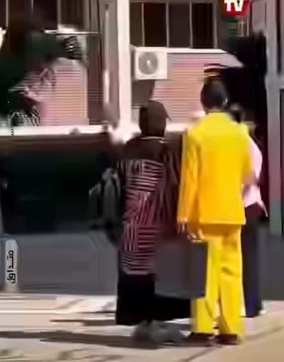 طالب بأسيوط يكرر إطلالة هنيدي