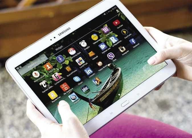 مدير محلات يسجن 10 سنوات لاختلاس تابلت