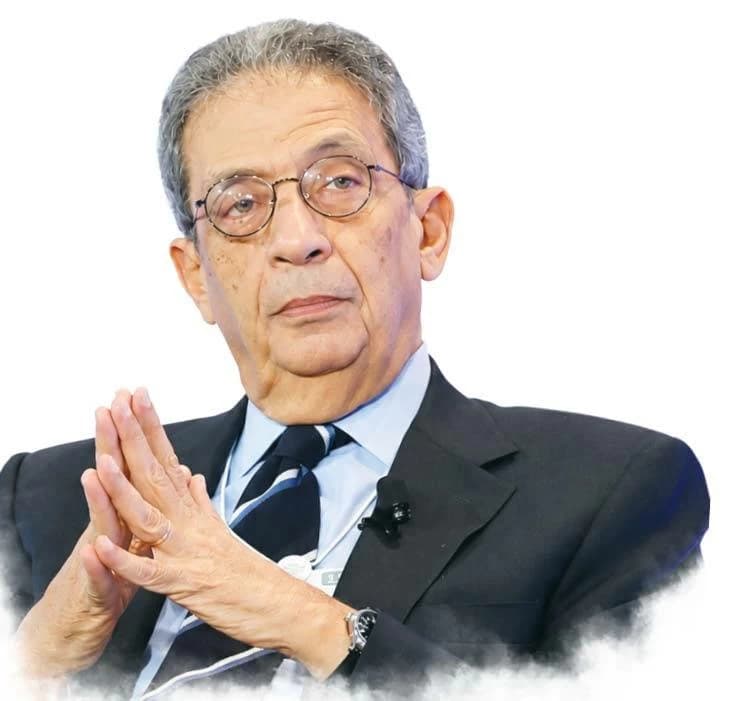 أيادٍ تصنع حياة عمرو موسى في تسعينه