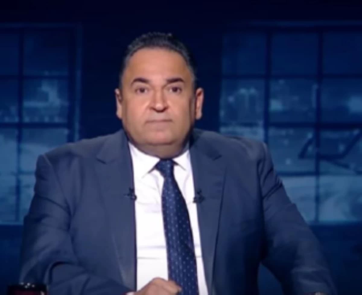 إعلامي ينتقد رواتب أساتذة الجامعات