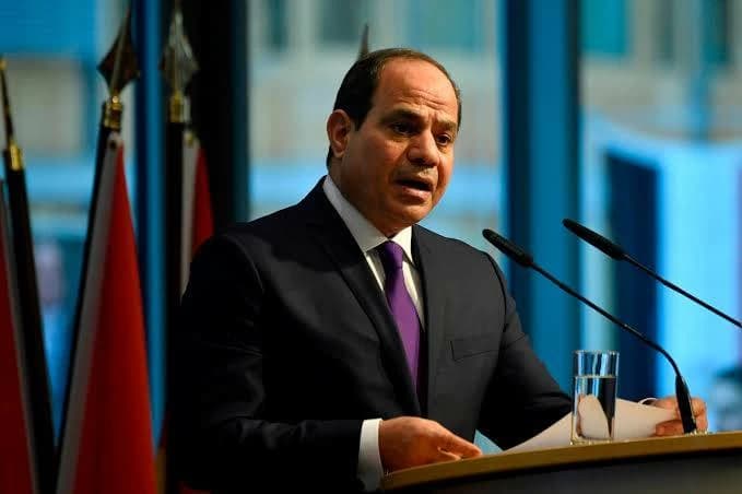 السيسي يشدد على مسؤولية النساء في حماية مصر
