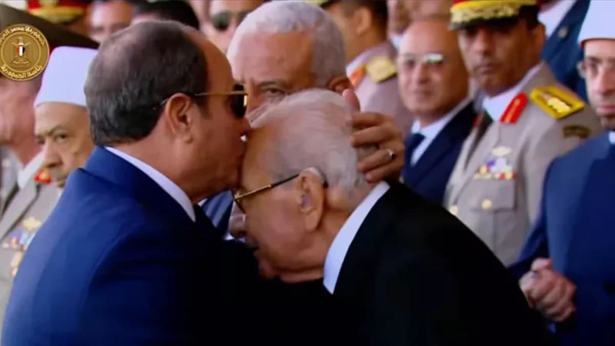 السيسي يكرم الفريق مجدي حتاتة
