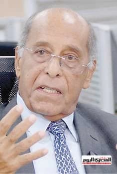أساتذة الهندسة يناقشون سياسات التكنولوجيا