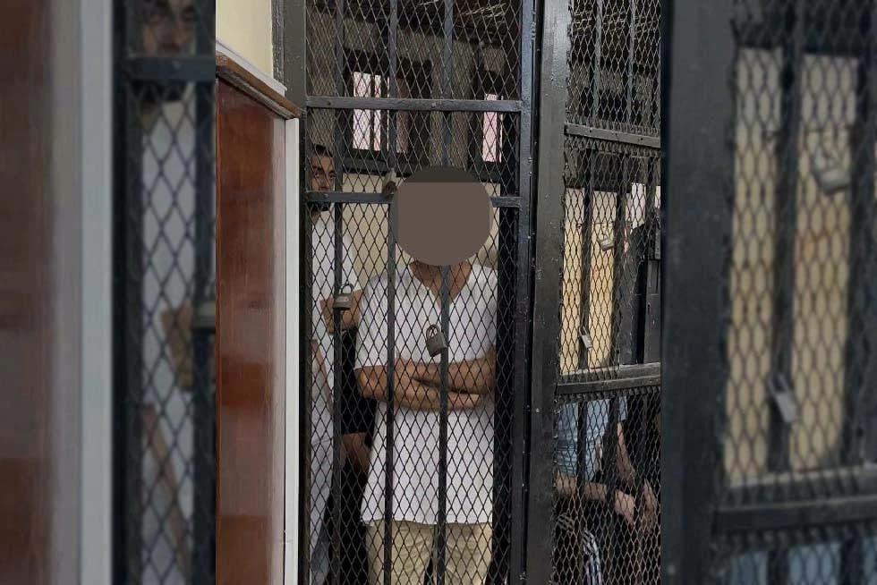 نائب يستغل جلسات الدعم النفسي للابتزاز