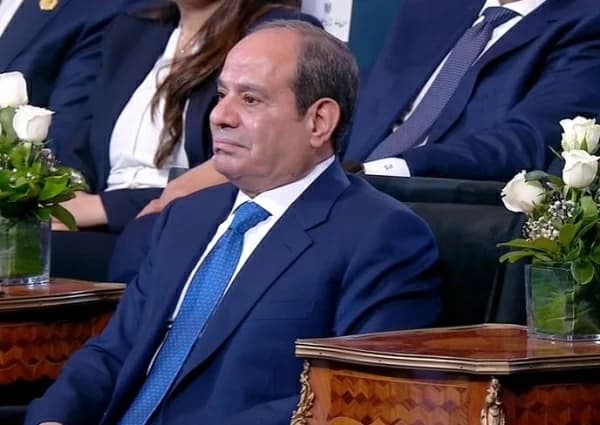السيسي يحذر من تدمير الذاكرة الوطنية عبر السوشيال