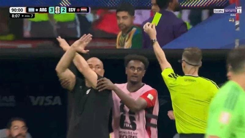 فيفا يوقع عقوبات على حسام وإبراهيم حسن وزيكو