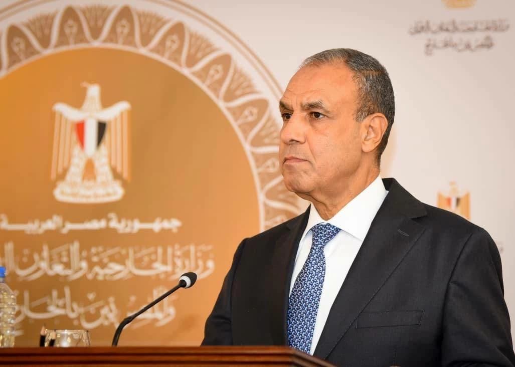 وزير الخارجية يؤكد عدم رهن حياة مصر