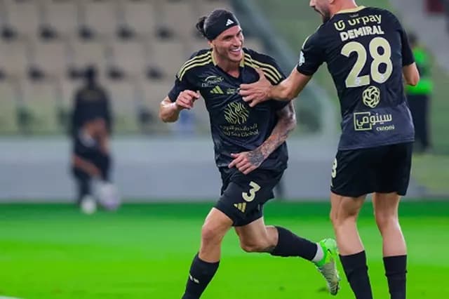 Al-Ahli Saudi signs Roger Ibanez long-term