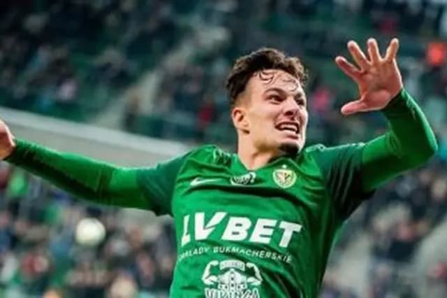 بيراميدز يتفاوض مع أسد الحملاوي