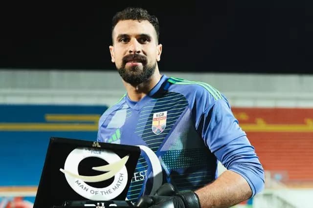 Ceramica Cleopatra signs Mohamed Alaa